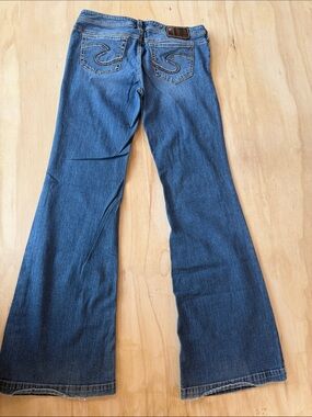 Silver Jeans Blue Flare Wide-Leg Jeans with Signature Back Stitching